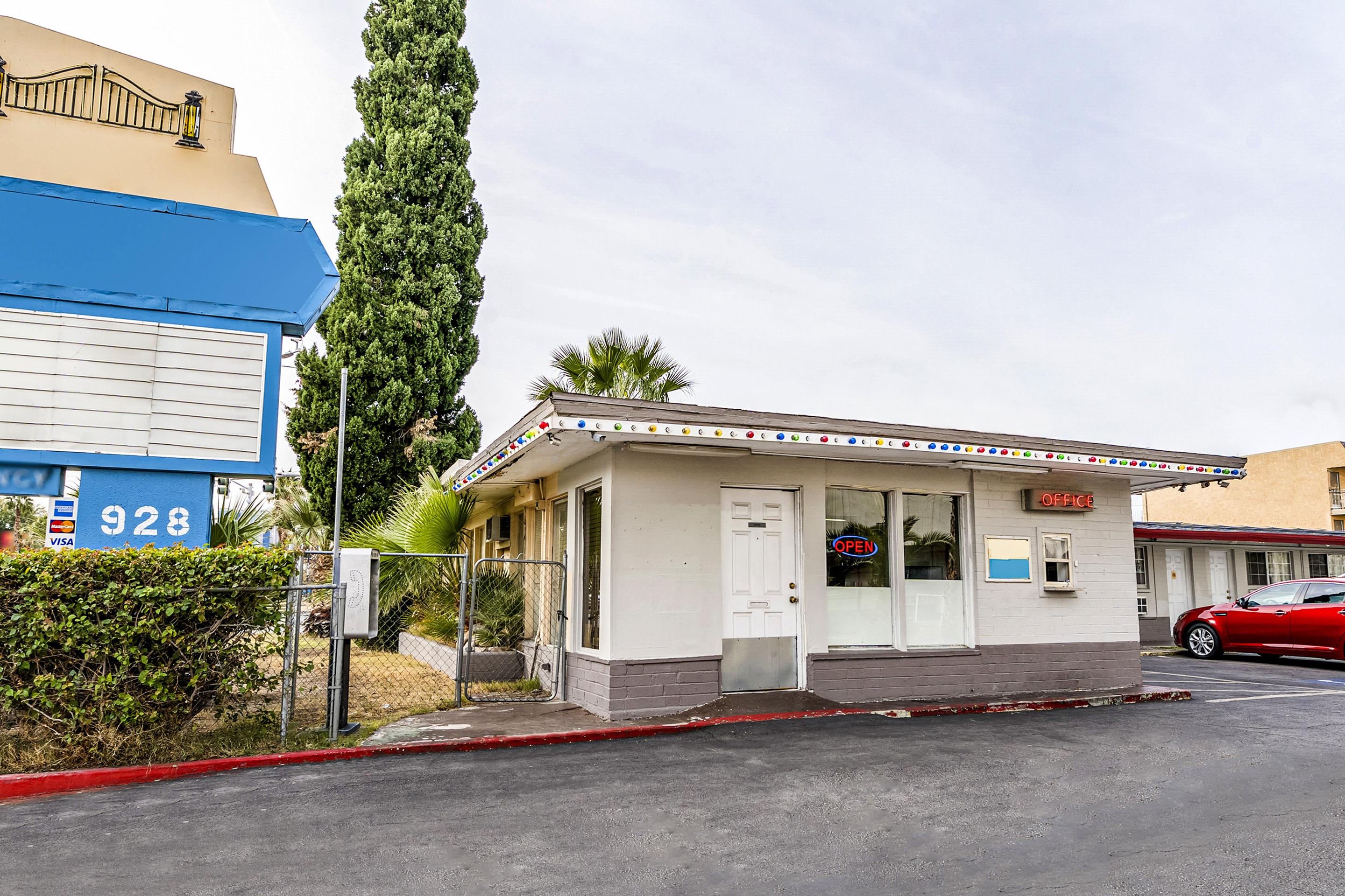 Oyo Gateway Motel Las Vegas North Strip Fremont St Area Exterior photo