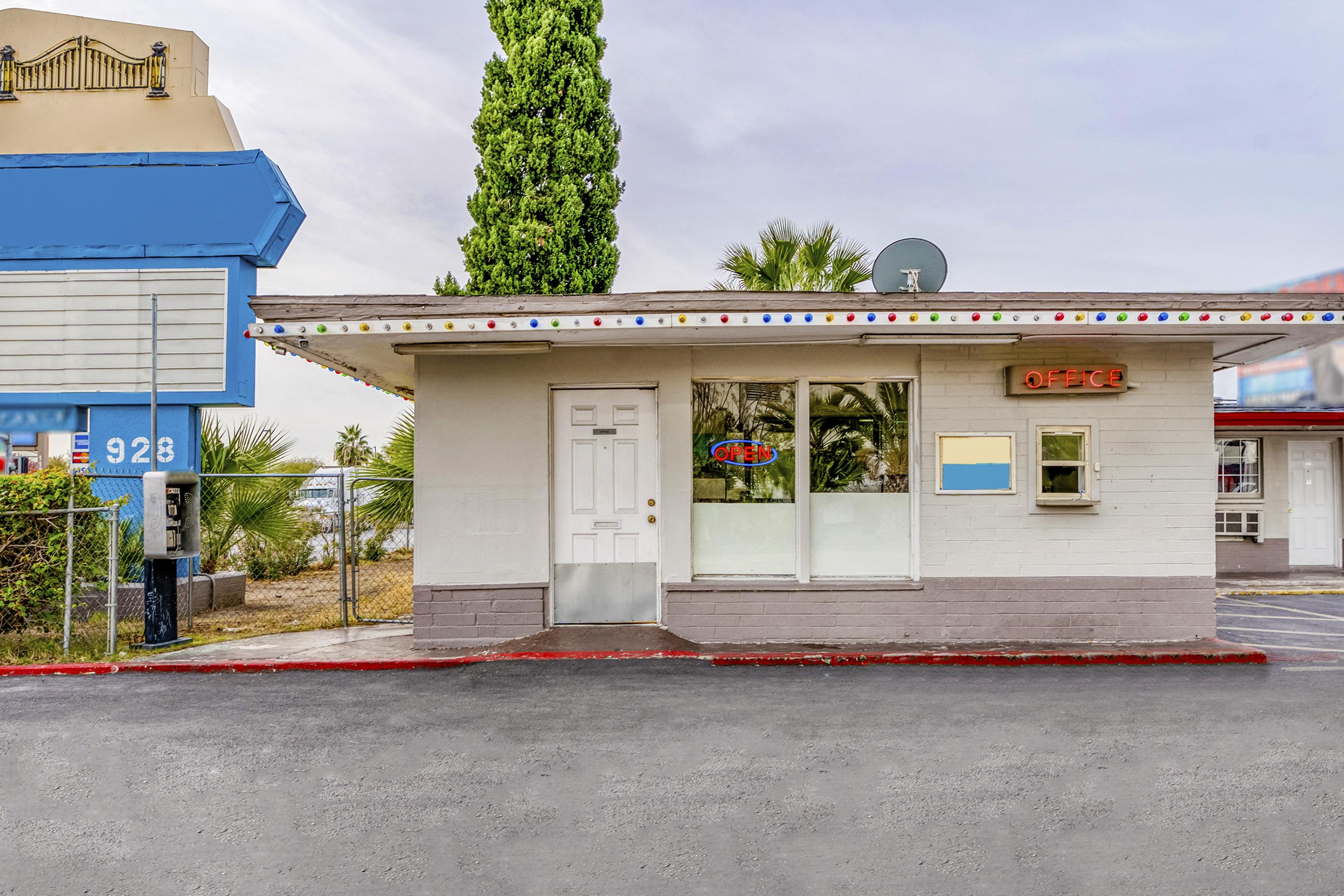 Oyo Gateway Motel Las Vegas North Strip Fremont St Area Exterior photo